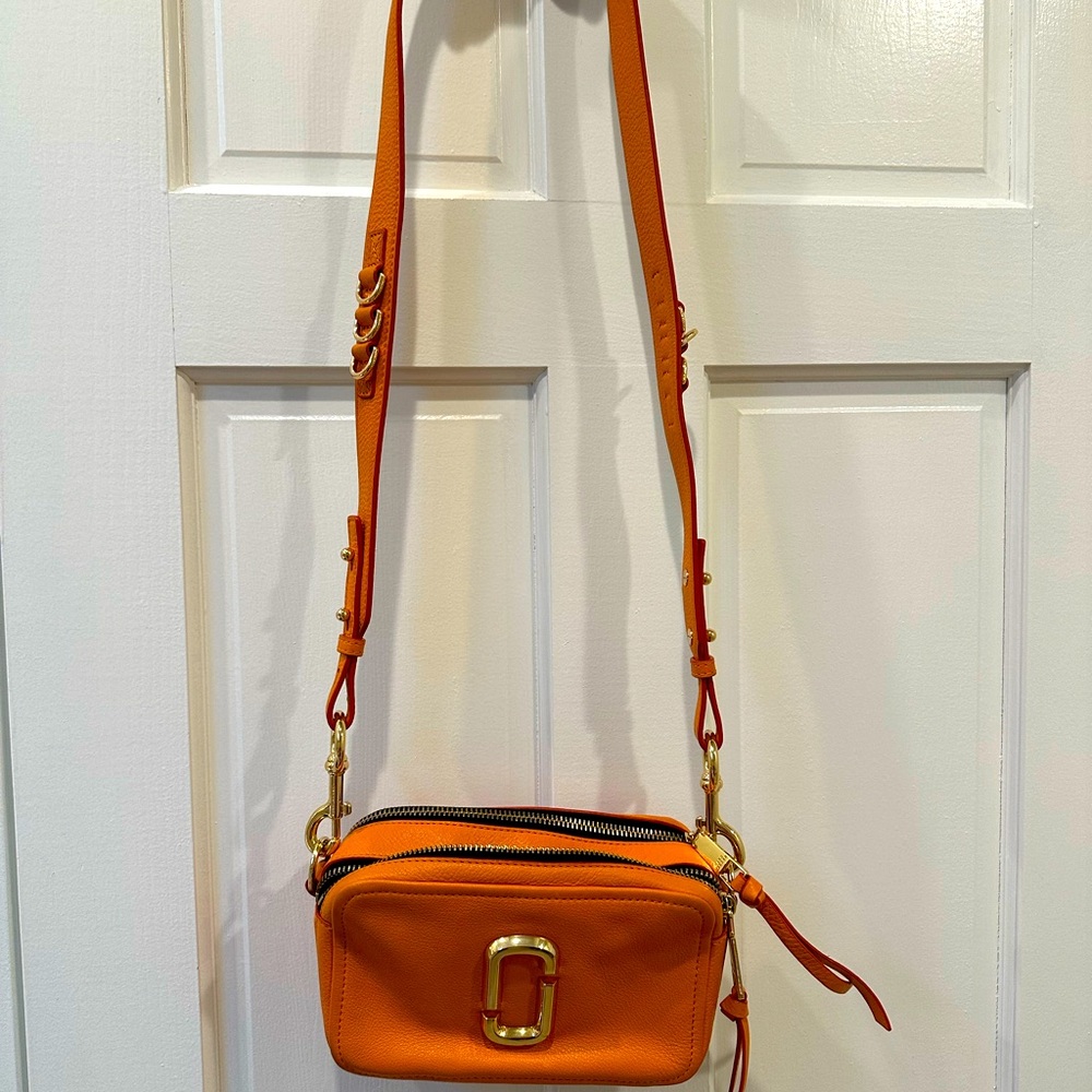 Marc Jacobs camera bag leather
